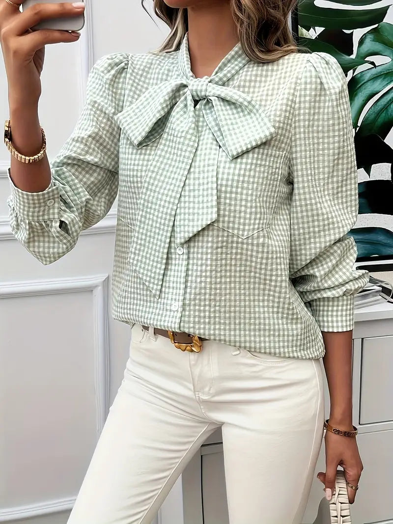 Celestia - Elegante blusa de cuadros con pajarita