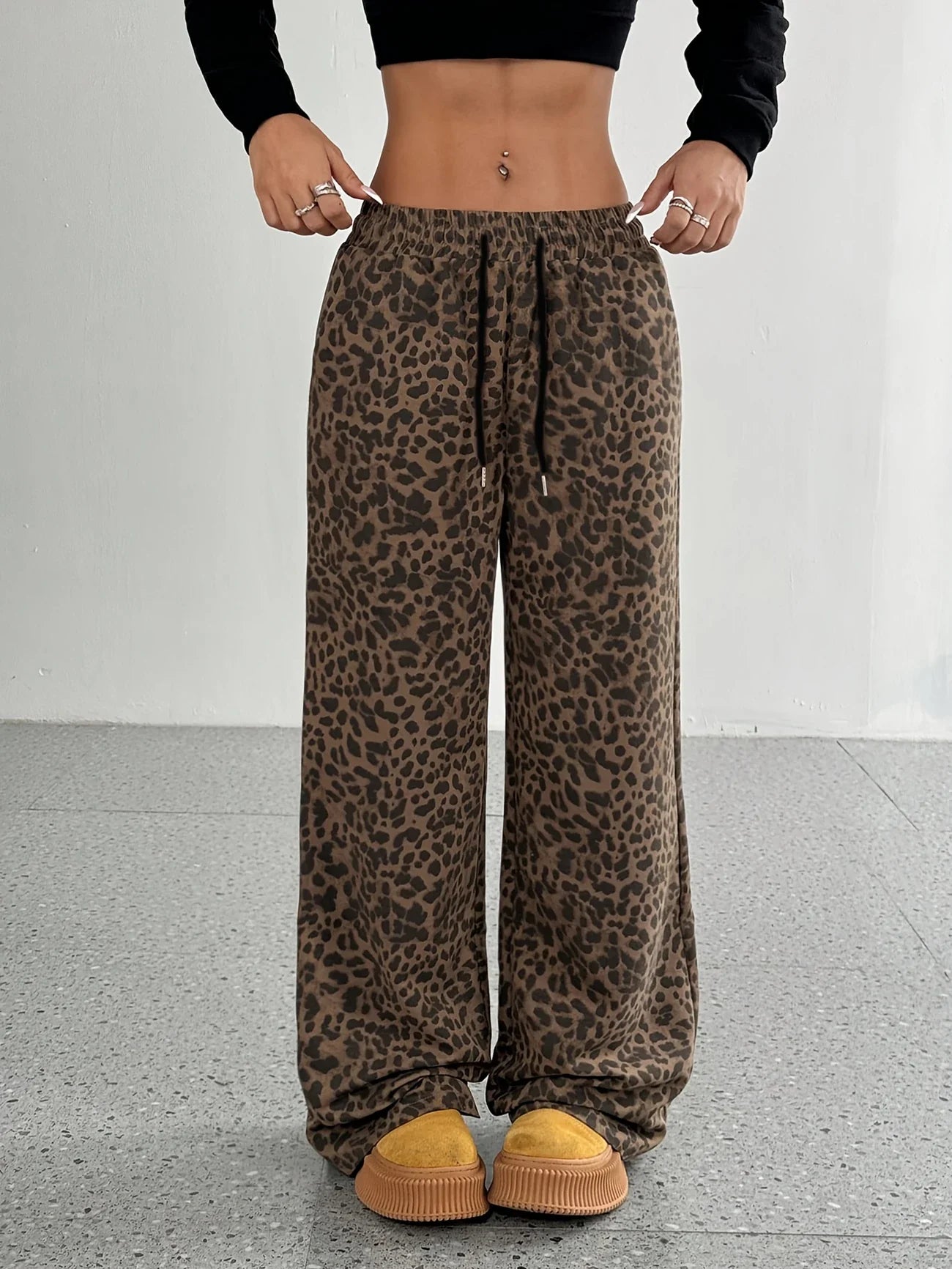 Rhoda - Pantalones deportivos con cordón y estampado de leopardo para mujer
