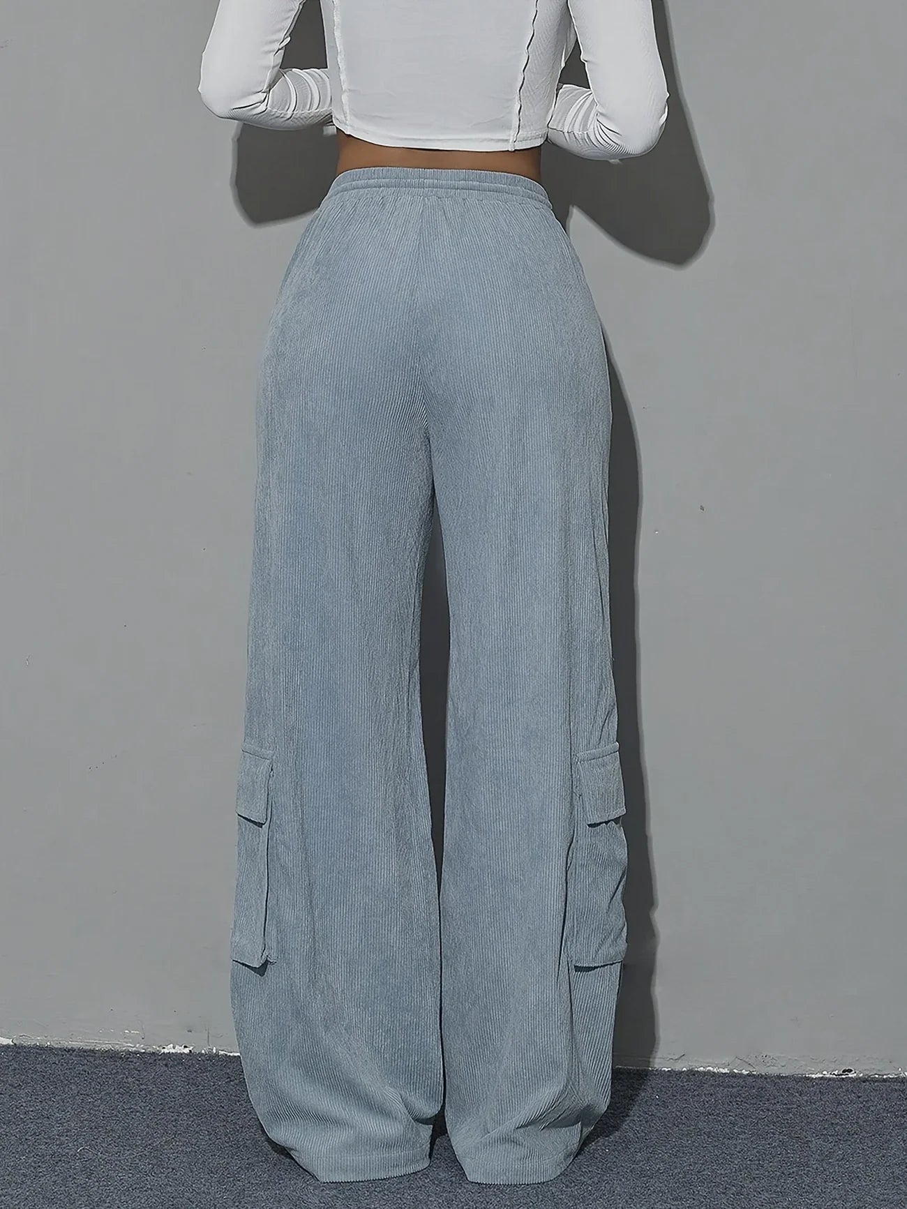 Ayana - Pantalón de pana con cordón y múltiples bolsillos.