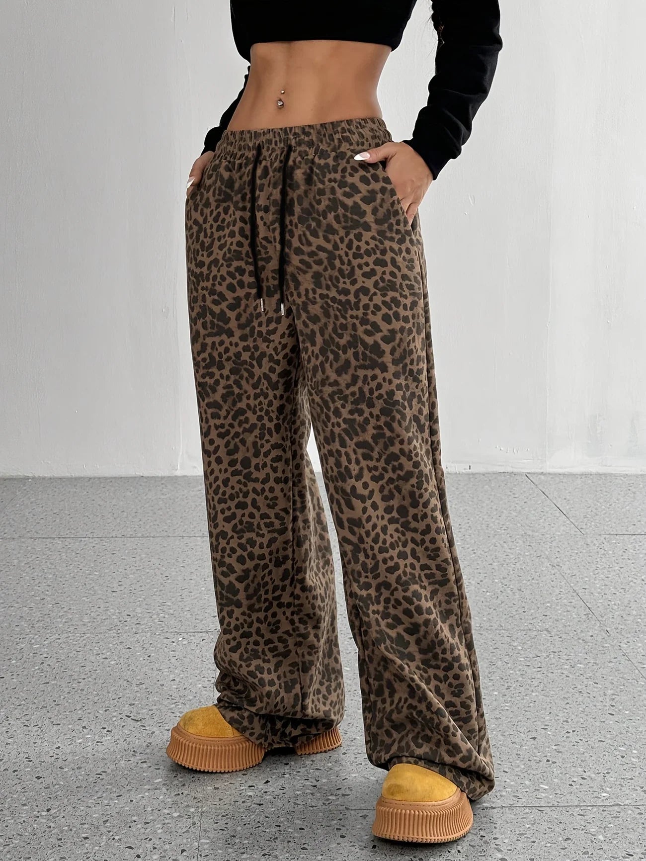 Rhoda - Pantalones deportivos con cordón y estampado de leopardo para mujer