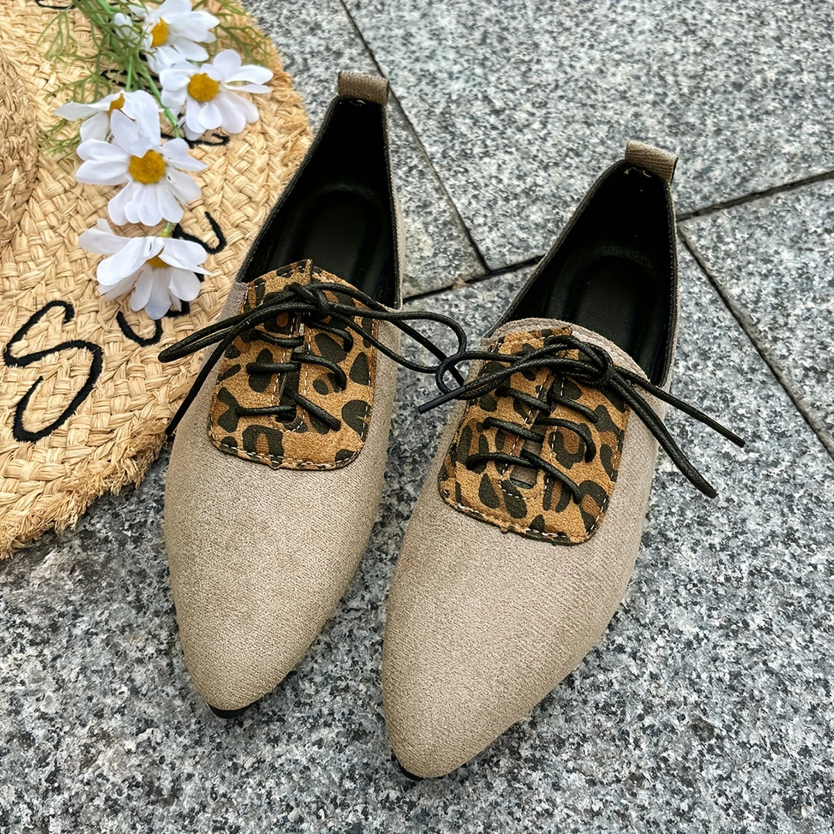 Odelia - Zapatos de punta puntiaguda con estampado de leopardo para mujer
