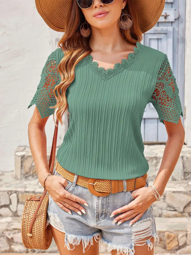 Philippa - Blusa de manga corta con escote en pico y encaje en contraste