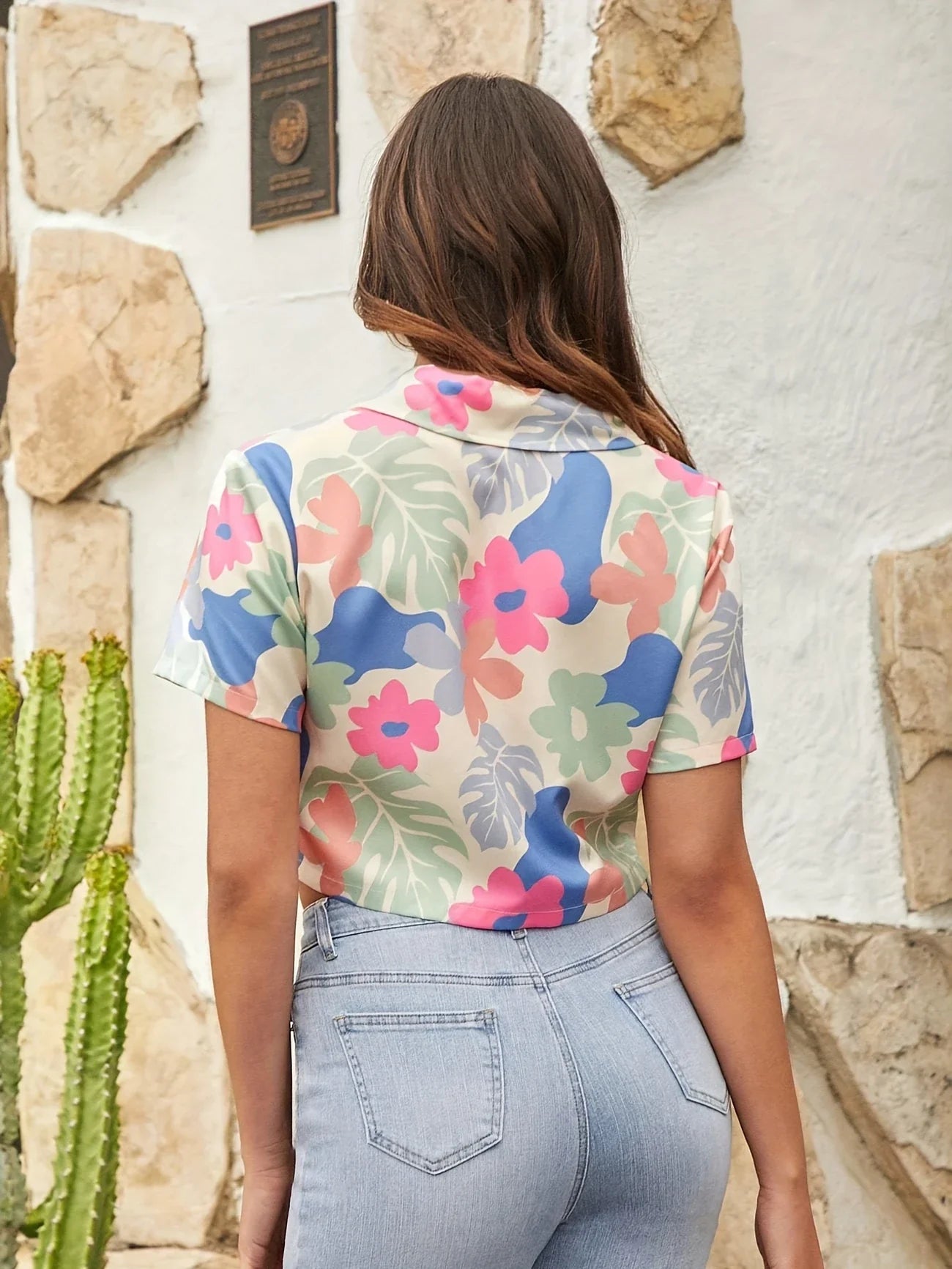 Clarine - Elegante blusa con estampado floral y manga corta