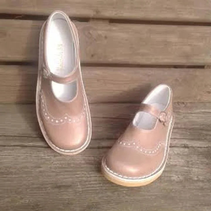 Zyphira – Zapatos de cuero duraderos y elegantes.
