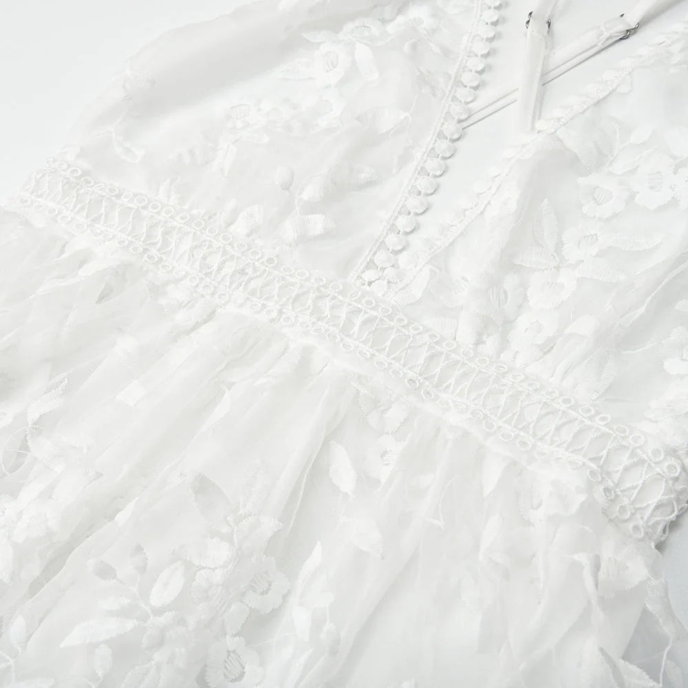 Bellona – Elegante mini vestido de encaje
