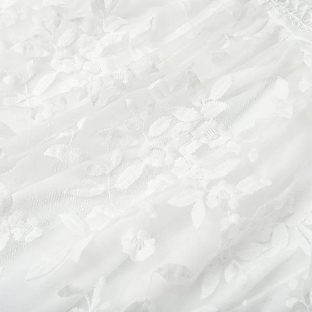 Bellona – Elegante mini vestido de encaje
