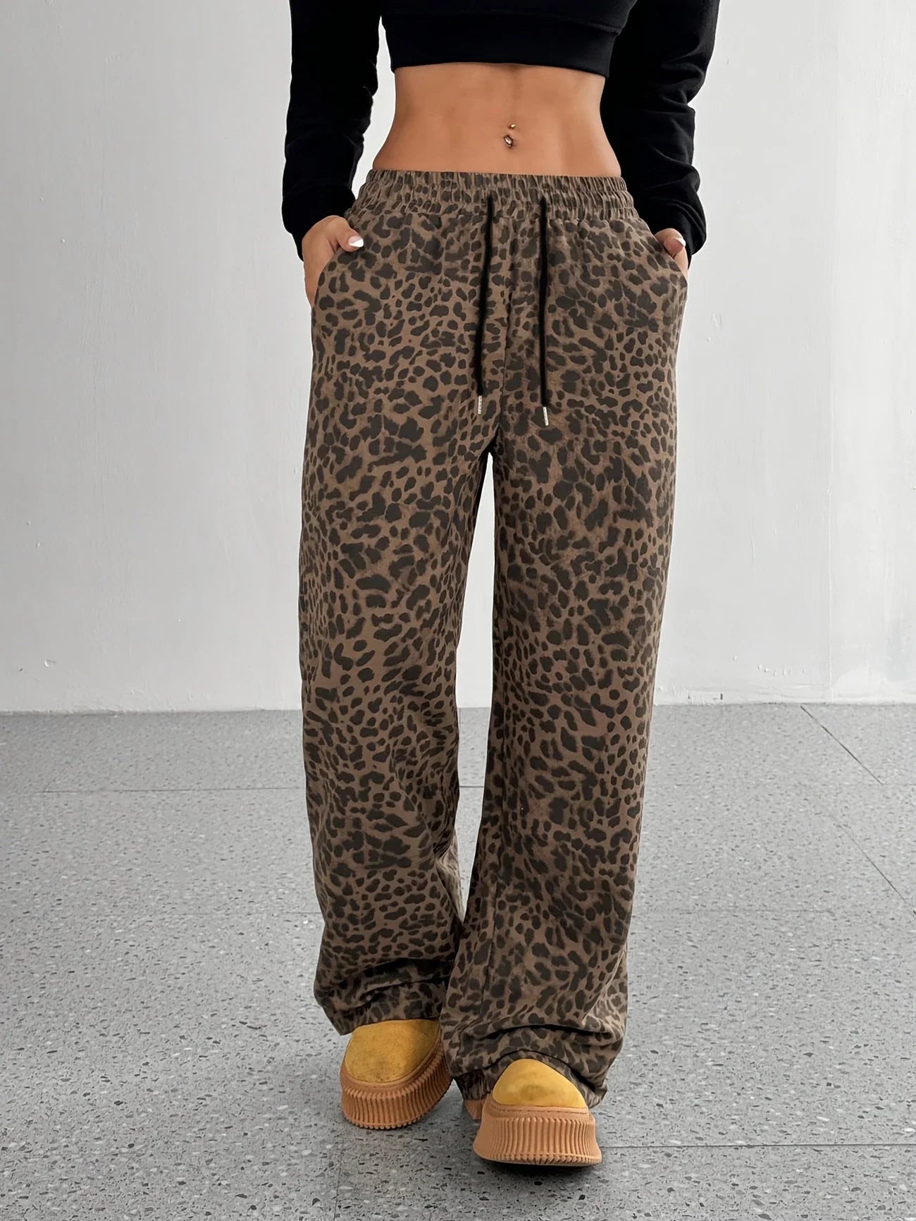 Rhoda - Pantalones deportivos con cordón y estampado de leopardo para mujer