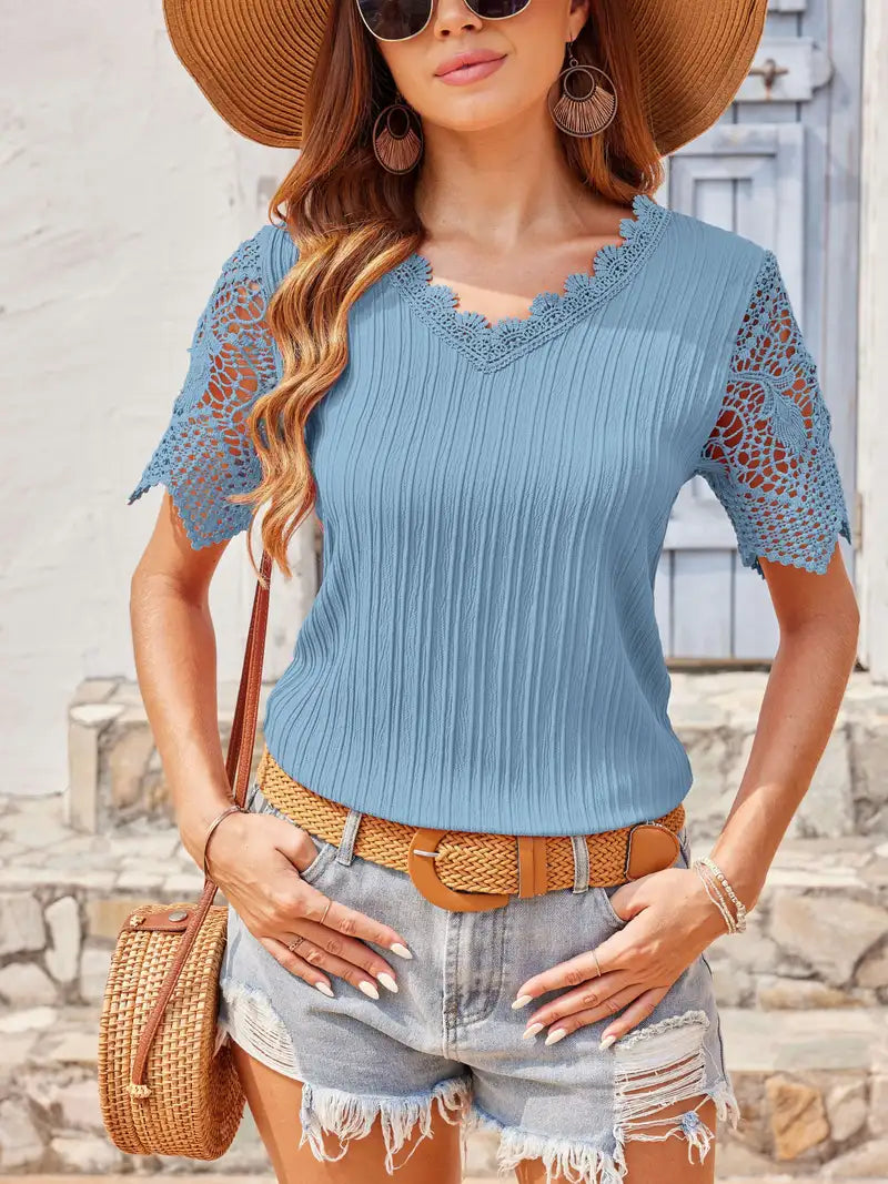 Philippa - Blusa de manga corta con escote en pico y encaje en contraste