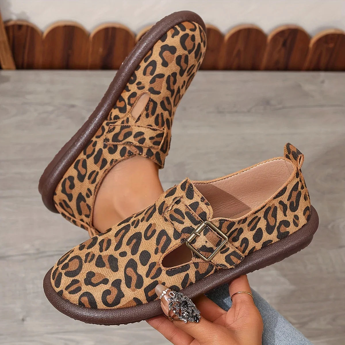 Ingrada - Zapatos planos de mujer con estampado de leopardo